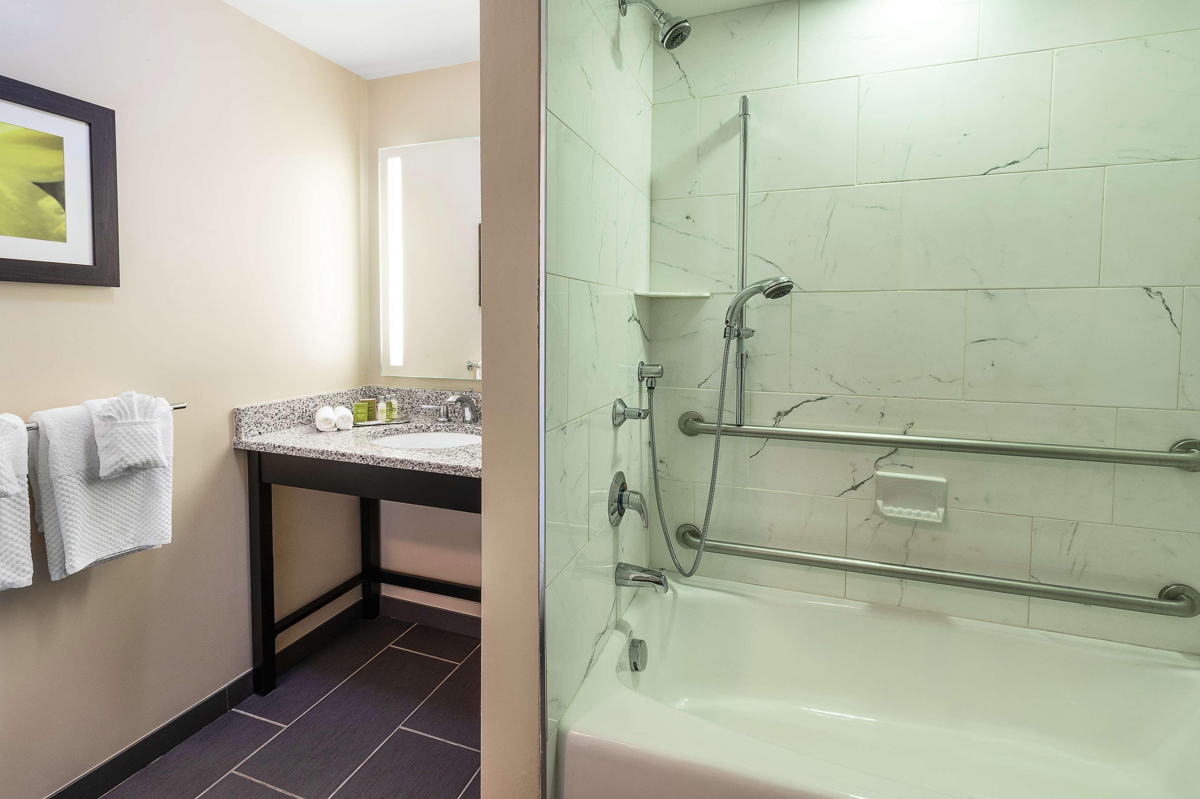 Hotel Doubletree By Hilton Cape Cod - Hyannis Exteriér fotografie